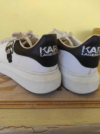 Pantofi Karl Lagerfeld sport cu logo stantat Kapri, Alb