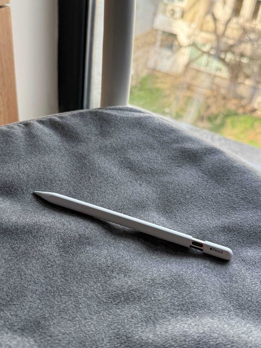 Apple iPad 10th Gen 256GB + Stylus + Case, Отлично състояние