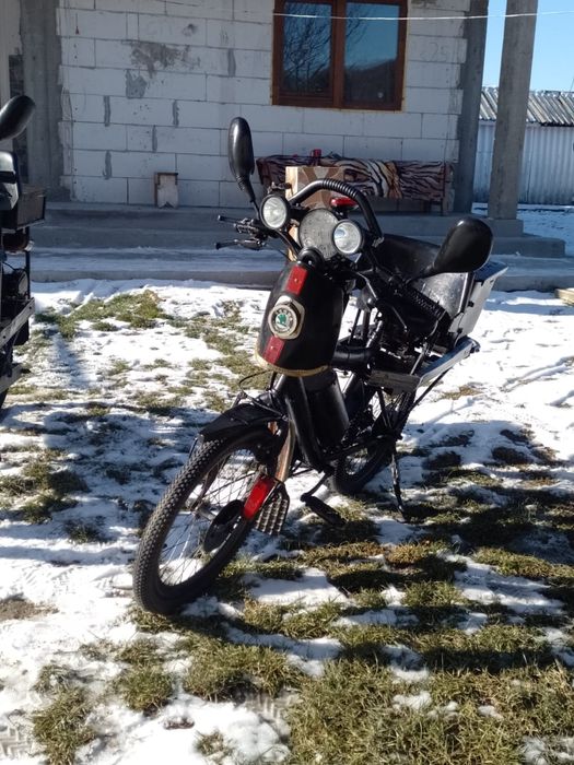 Se vând aceste 2 biciclete