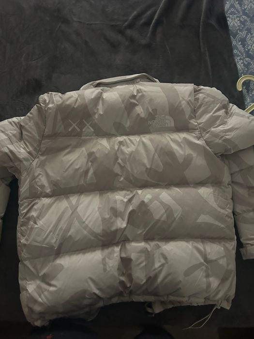 The North Face x Kaws Collab яке
