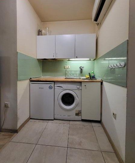 Едностаен - ателие - обзаведено, кв. Банишора.