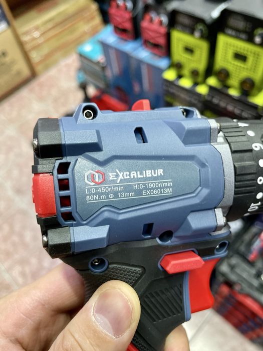 Шуруповерт, Патрон 13 мм, Бесщеточный двигатель