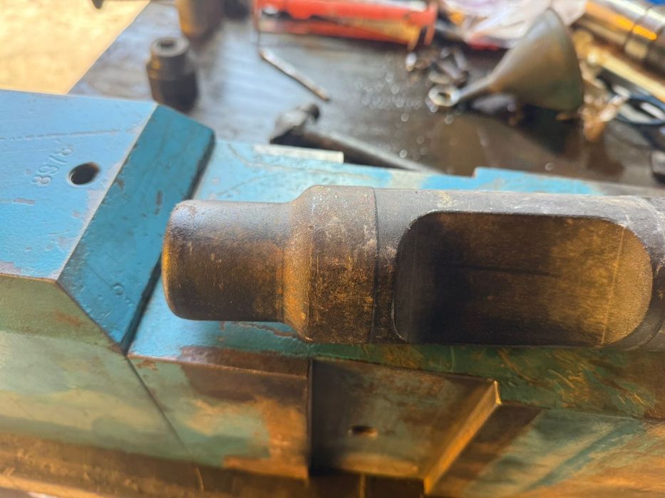 Продам Гидромолот на экскаватор