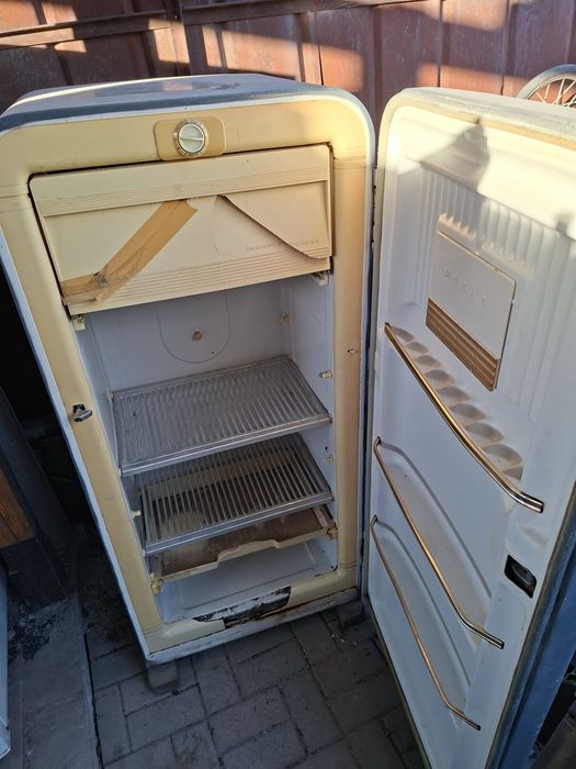 Холодильник Зил Москва.