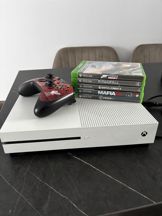 Xbox one S + controller + jocuri