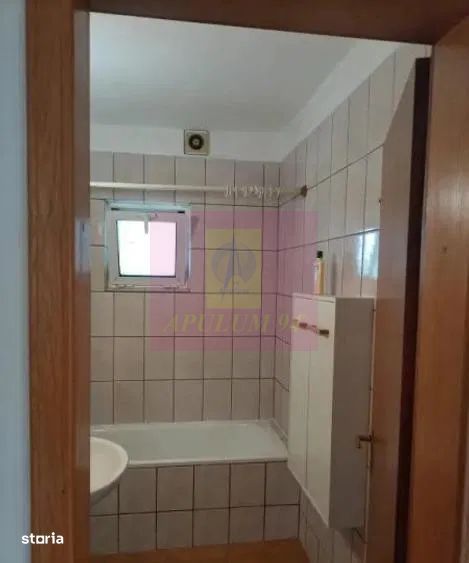 Vanzare apartament 5 camere stradal in zona Piata Unirii-Sfanta Vineri