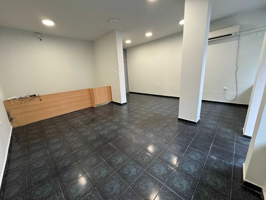 Дава се под наем Магазин в Пловдив, Централна гара - 83 кв.м за 561 € - Снимка #3