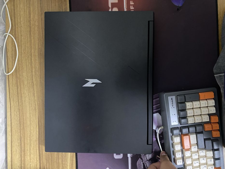 Acer nitro v16  anv16