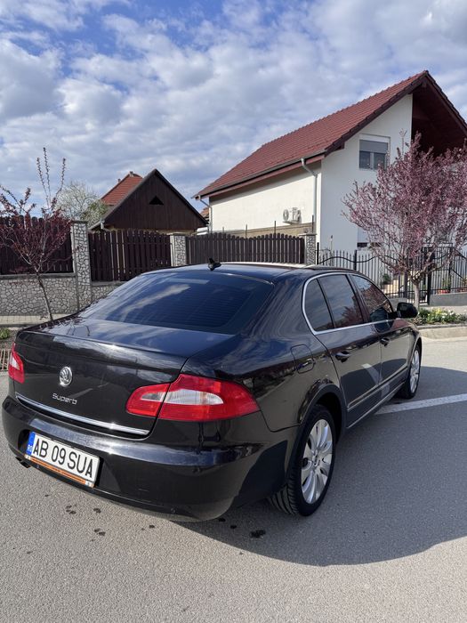 Skoda Superb.