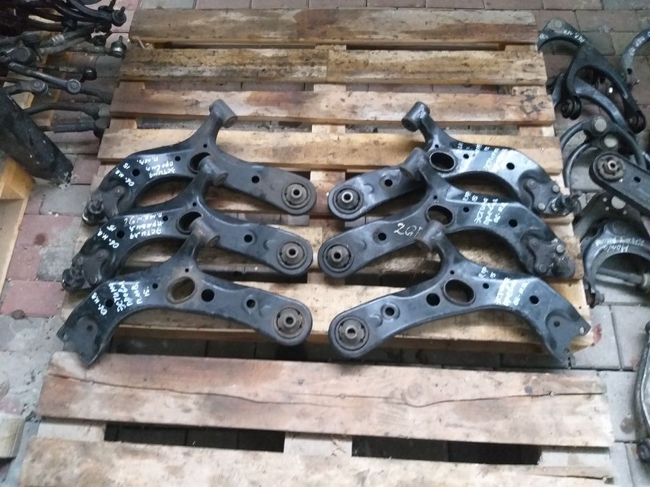 Рычаг передний Нижний Toyota Estima Previa alphard RX и тд 06-н.в.