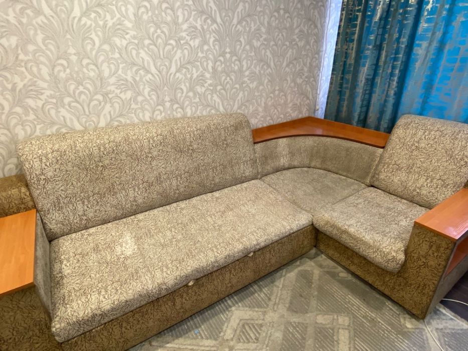 Продам диван в хорошем состоянии