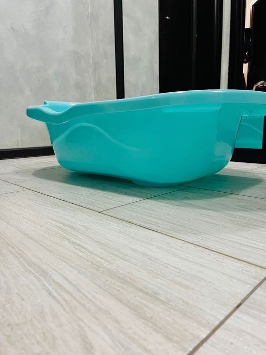 Children bed and  bath it has never been used.