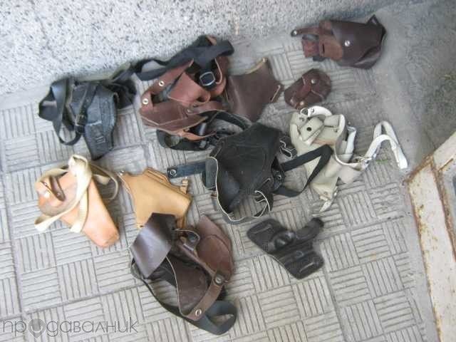 Лот от кобури - 65 бр.