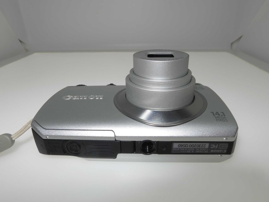 Canon PowerShot A3200 компактен фотоапарат камера комплект като НОВ