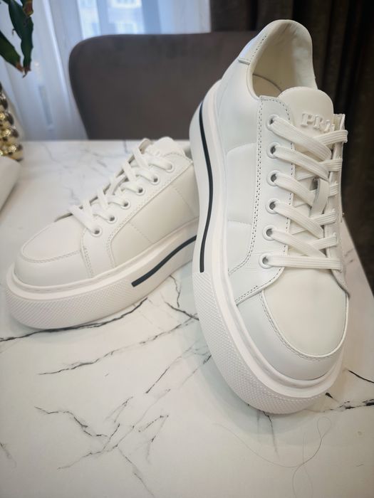 Маратонки Prada - оригинални