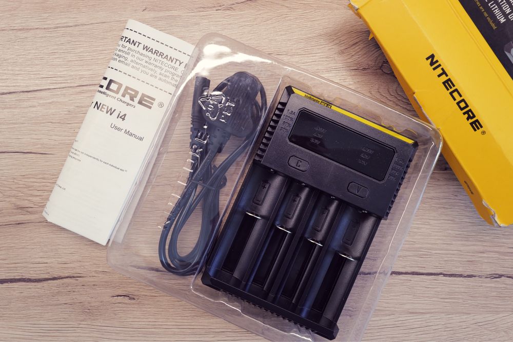 Nitecore New 4i Incarcator baterii acumulatori imr li-ion LiFe ni-mh