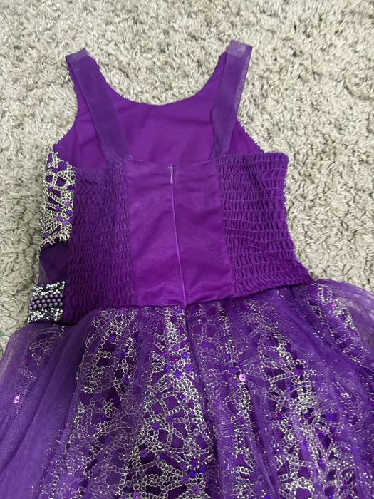 Шикарное платье для 8-10 лет