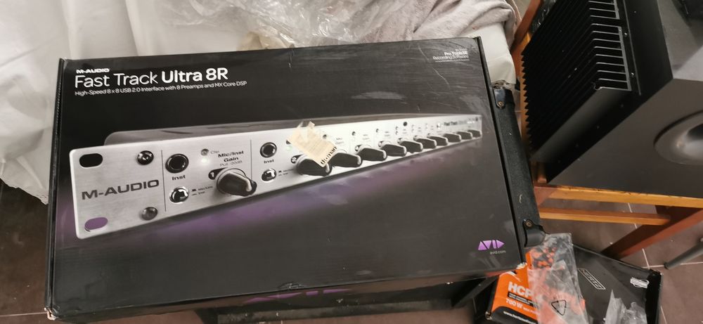 Interfața audio M-Audio Fast Track ultra 8r