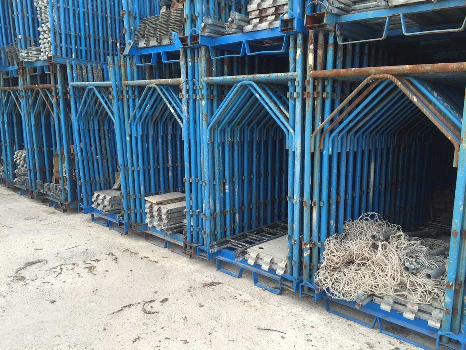 Vindem schela metalica second hand marca Messersi - Italia