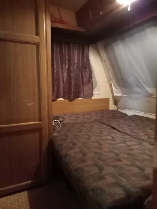 ПРОДАВАМ каравана с навес 36 кв. м, кухня,баня, двор до морето в Paralia Karianis -6700 евро.
