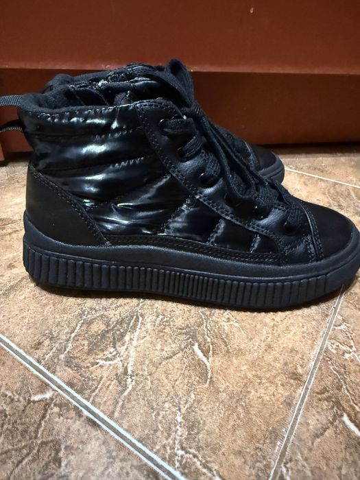 Черни сникърси/ боти Geox