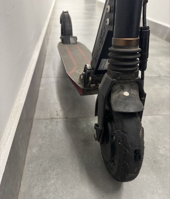 Trotineta E-TWOW Booster Plus - incarcator original