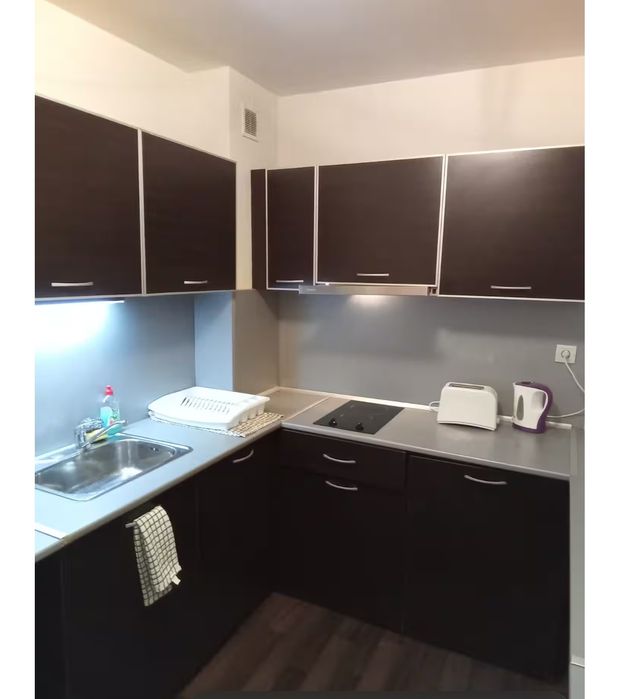 Продавам апартамент с три спални(4 стаен плюс кух.бокс и килер)