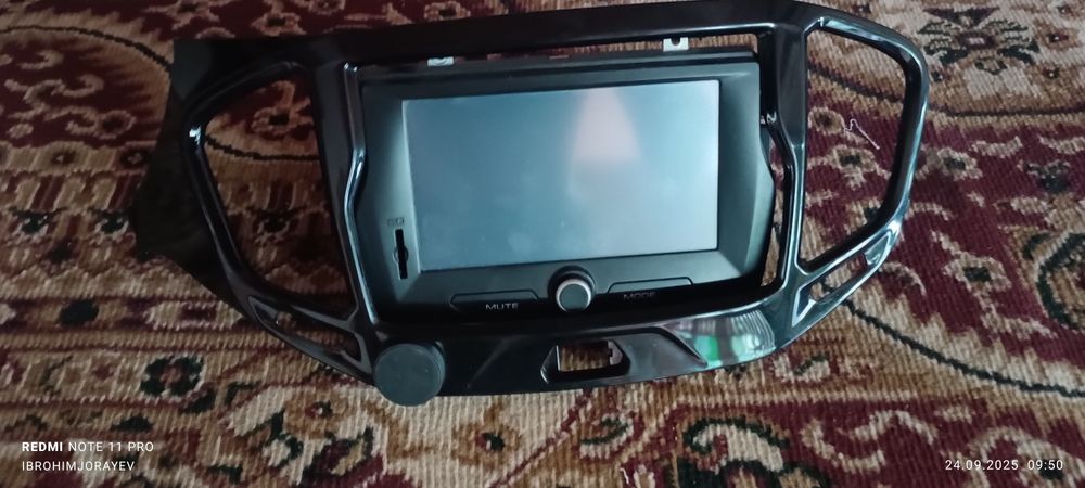 Lada vesta monitor