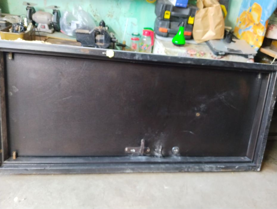 Продам железную дверь