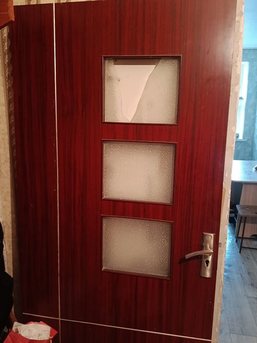 Продам дверь межкомнатную