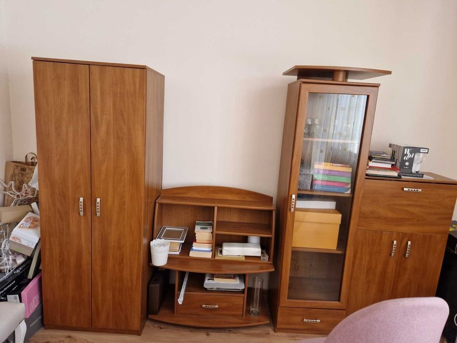 Обзавеждане за хол/трапезария - диван, секция, маса