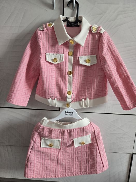 Платье Dior и костюм Balmain