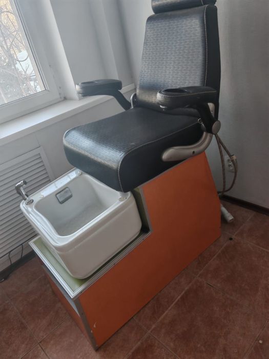 Кресло педикюрное