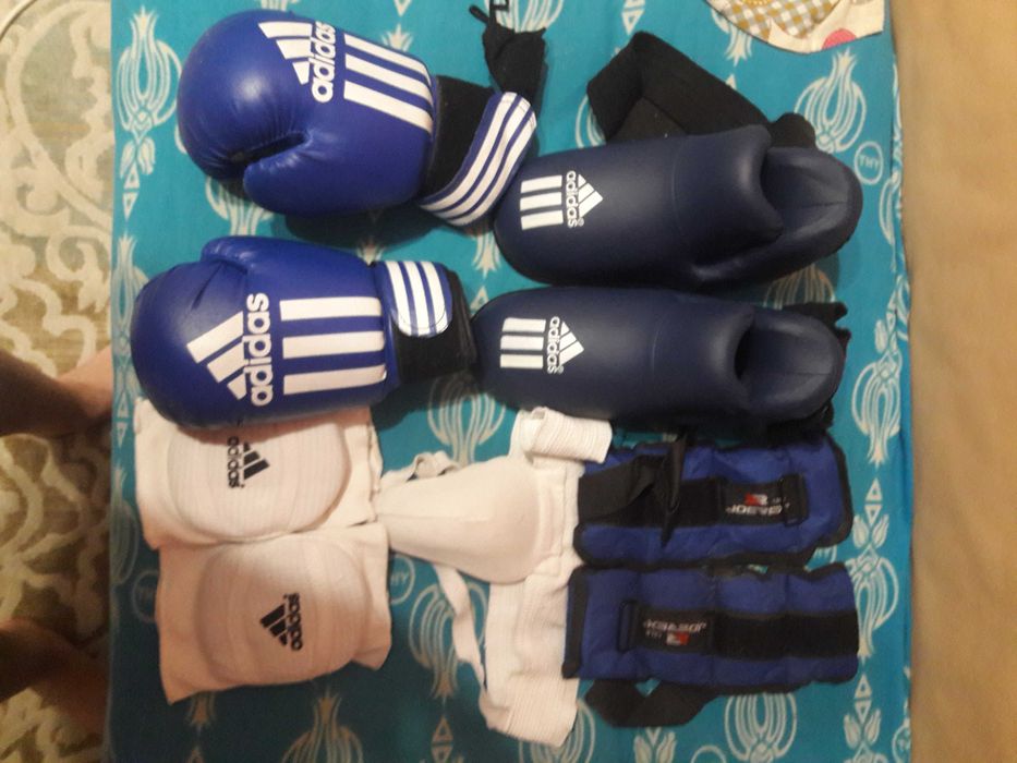 Продам детский костюм для тхэквондо