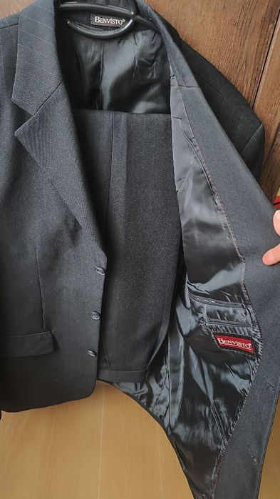 Мъжки костюм в черен цвят