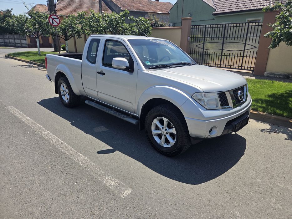NISSAN Navara