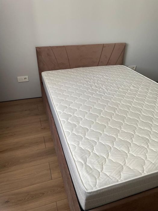 Продам кровать и матрас 140*200.