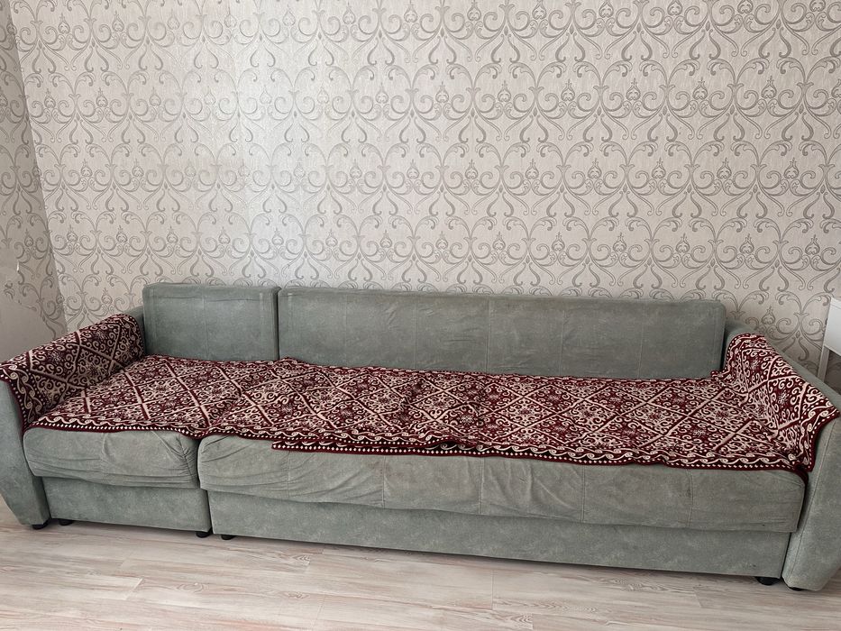 Диван 3 метра в хорошем состоянии