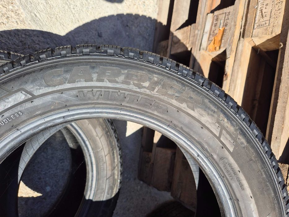 2 Anvelope M+S IARNA - 215/60/17C - Pirelli Carrier - CA UNELE NOI - DOT 2020 !