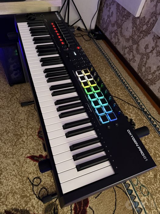 M-Audio Oxygen Pro 61 MIDI Keyboard — Yangi holatda