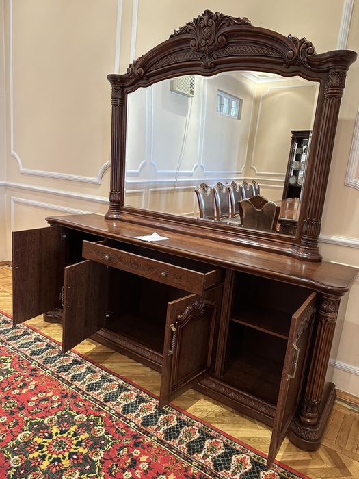 Продам мебель для гостиной. Стенка, комод, стол и стулья