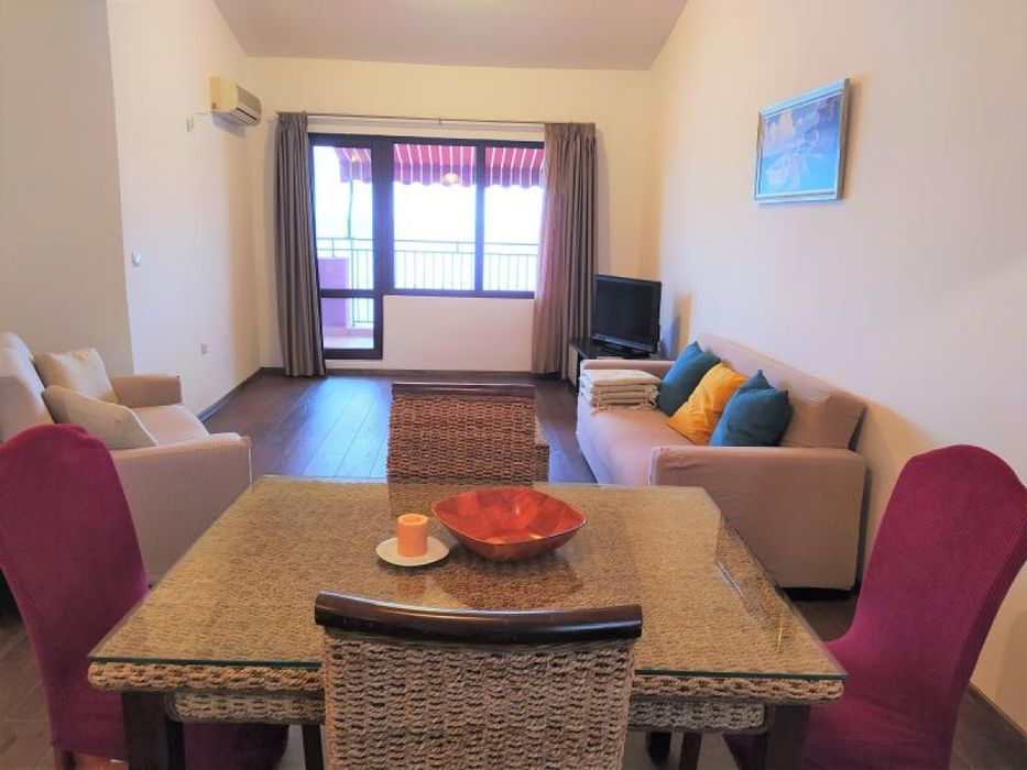 Дава се под наем Тристаен апартамент в Ахелой - 85 кв.м за 690 € - Снимка #1