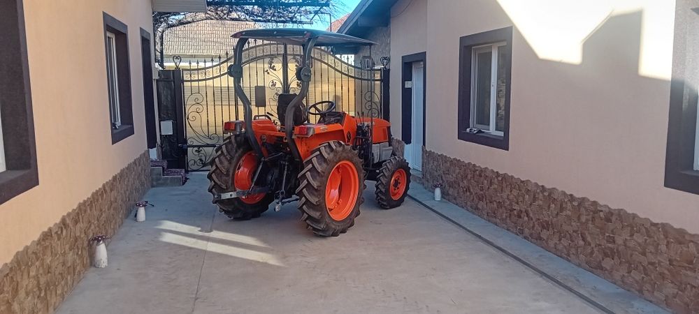 Tractor 4x4 japonez Kubota 32 cai