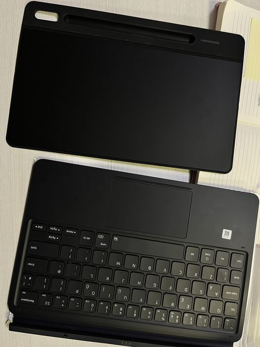 Продам оригинальный чехол на планшет Samsung TabS7