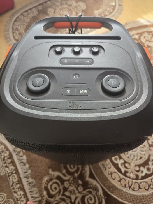 Jbl 710 parybox           .