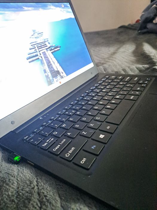 Laptop iOTA Flo / Intel Celeron N3350 1.10GHz 4GB RAM 64GB ROM