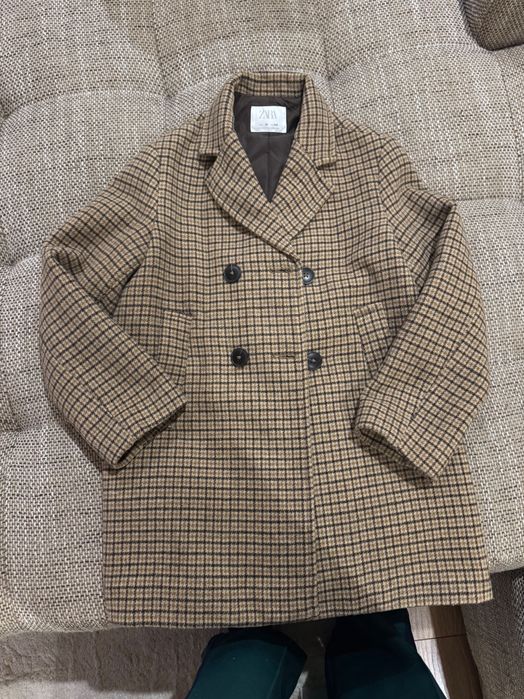 Пепитено вълнено палто на Zara за ръст 140см