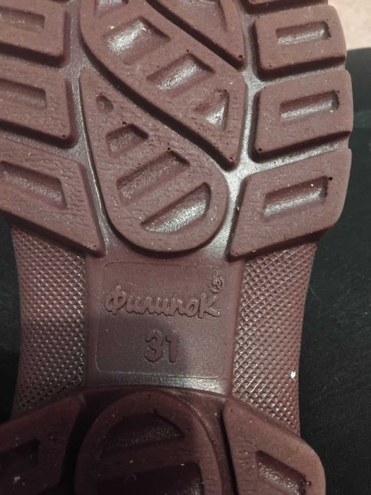 Продам зимнюю обувь на девочку