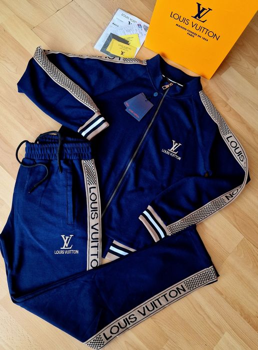 Trening bleumarin LV,logo brodat, buzunare laterale, diverse mărimi