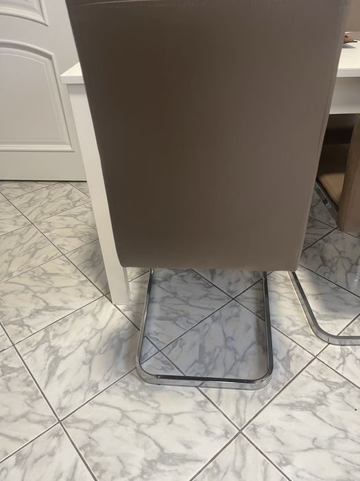 Scaune bucatarie 4 bucati 300 lei